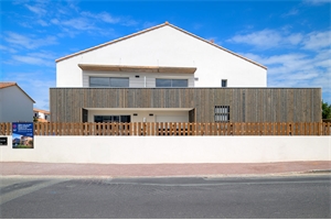 t3 à la vente -   85800  SAINT GILLES CROIX DE VIE, surface 65 m2 vente t3 - UBI367809709